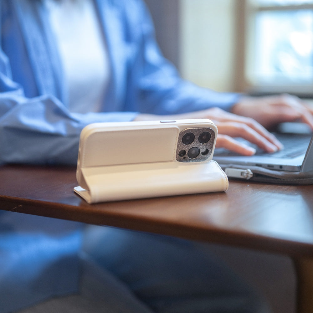 Overture Case with Detachable Wallet (MagSafe)