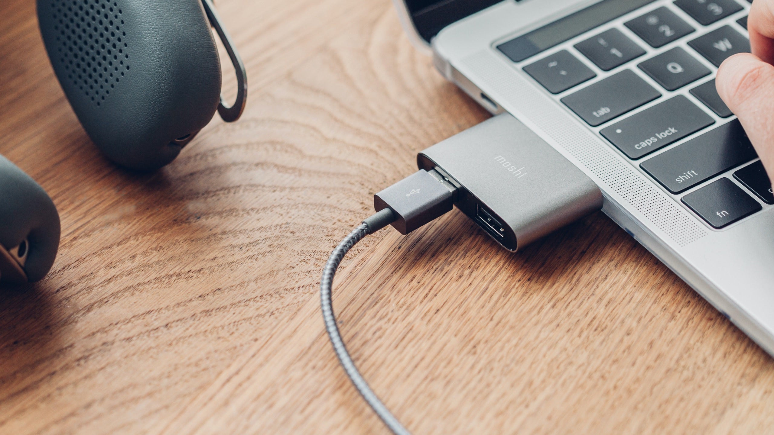 USB-C to Dual USB-A Adapter ā us.moshi (US)